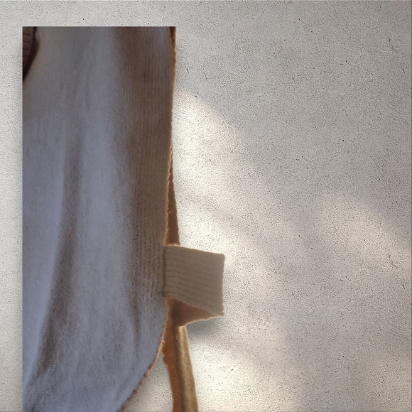 Summrr & Rose Cozy Tan Turtleneck Sweater Vest M/L - Picture 3 of 7
